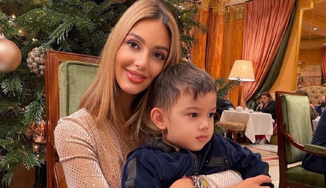 Оксана Воєводіна: шлях від подіуму «Міс Москва» до королівського трону та незалежного життя в Лондоні