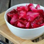 Рецепт маринованої капусти з буряком