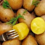 як варити картоплю в мундирах